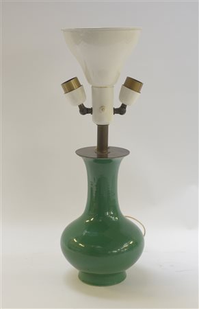 Vaso in porcellana ad invetriatura verde montato a lampada (lievi...