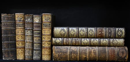 LEGATURE. Lotto composto da vari dizionari del XVIII secolo in vari formati...