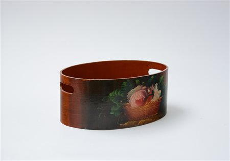 Contenitore in legno dipinto a motivi floreali