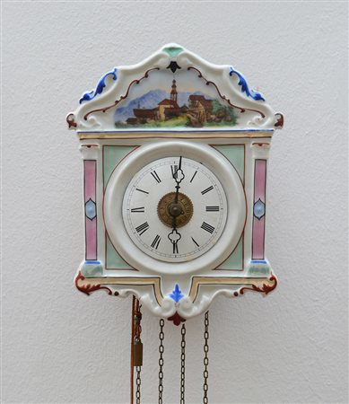 ANONIMOOrologio foresta nera, quadrante in ceramica decorato con decorato con...