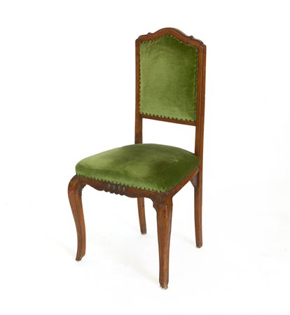 Sedia in noce rivestita in velluto verde (difetti)