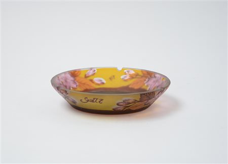 Posacenere in vetro con decoro floreale (d cm 18)