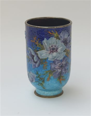 Manifattura francese secolo XX. Vasetto in rame smaltato in policromia a...