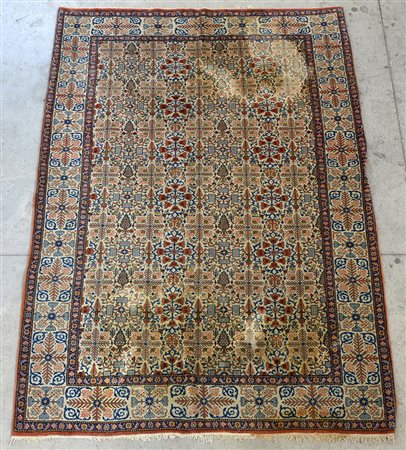 Tappeto Tabriz, Persia secolo XXDisegno a giardino su fondo bianco (cm...