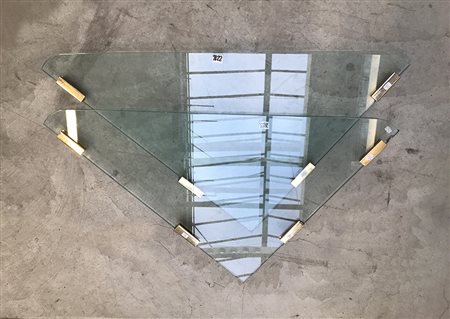 Coppia di mensole ad angolo in cristallo con supporti in ottone dorato (cm...