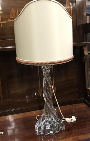 Baccarat Lampada da tavolo in cristallo con fusto a torciglioni e paralume in...