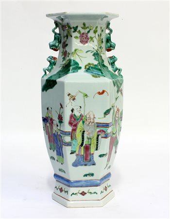 Vaso esagonale biansato con Shouolao (h. cm 44)Cina, sec. XX