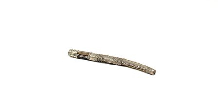 Jambiya araba. XIX secolo (cm 32) (difetti) Assimilabile come tipologia alle...