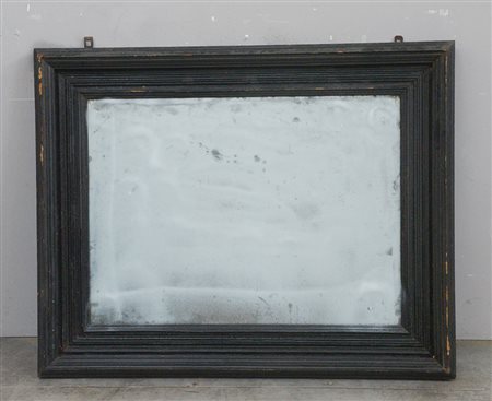 Specchiera con cornice in legno ebanizzato (cm 95x120) (difetti)