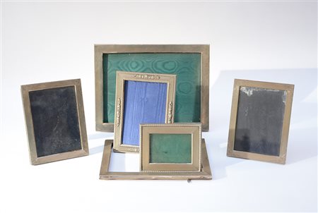Lotto di sei cornicette portafoto in lamina d'argento di misure differenti...