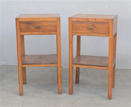 Coppia di comodini ad un cassetto ed un pianetto, inizio secolo XX (cm 44x80x36)