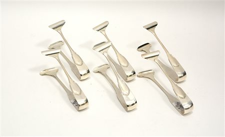Gruppo di sei pinze per asparagi in argento (gr 240) (lievi difetti)