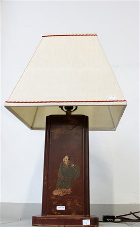 Lampada da tavolo ad una luce con fusto in legno laccato decorato con saggi...