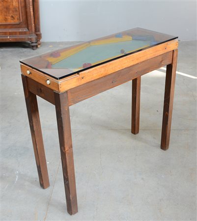 Flipper in legno parzialmente laccato con bacchette a molla, ripiano in...