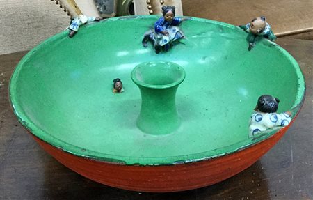 Manifattura orientale, vaso portafiori decorato in policromia in rilievo a...