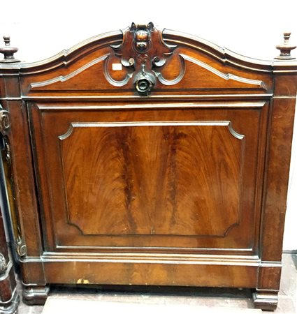 Letto matrimoniale lastronato in noce (192x406)(difetti)