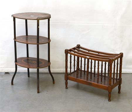 Lotto composto da un portariviste con colonnine tornite e un etagere a tre...