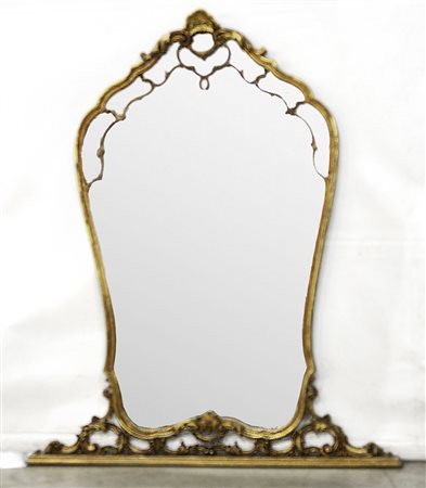 Specchiera da comò di forma mossa in legno dorato (cm 105x126) (difetti)