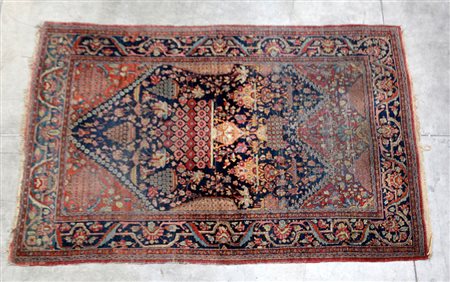 Tappeto preghiera Keshan, Persia fine secolo XIX. Mirab a fondo blu notte...