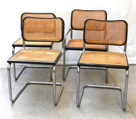 Lotto composto da quattro sedie con struttura in acciaio cromato, seduta e...