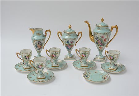 Manifattura di Limoges, servizio da caffè in porcellana a fondo azzurro...