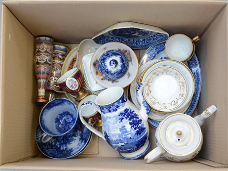 Lotto composto da numerose ceramiche di diverso uso