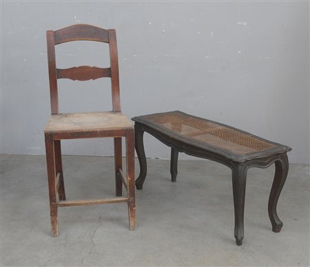 Lotto composto da una sedia del secolo XIX e una panchetta con seduta...