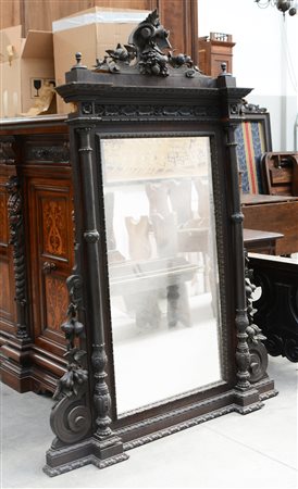 Caminiera in legno intagliato a frutta e motivi vegetali, fine secolo XIX (cm...