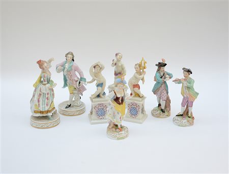 Manifatture diverse. Lotto composto da otto sculturine diverse in porcellana...