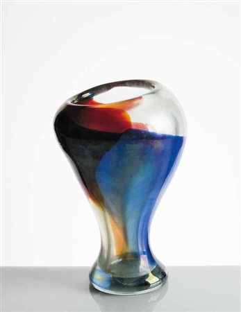 ERMANNO NASON (1928-2013) Vaso in vetro pesante con superficie iridata e...