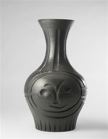 Pablo Picasso (Malaga 1881 - Mougins 1973)"Visage gravé noir " 1953vaso in...
