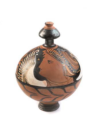 GRANDE PISSIDE GLOBULARE APULA DATAZIONE: fine del IV sec. a. C. MATERIA E...