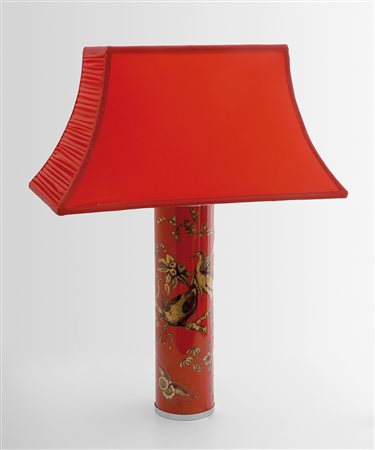 PIERO FORNASETTI Lampada da tavolo in metallo con rivestimento laccato rosso...