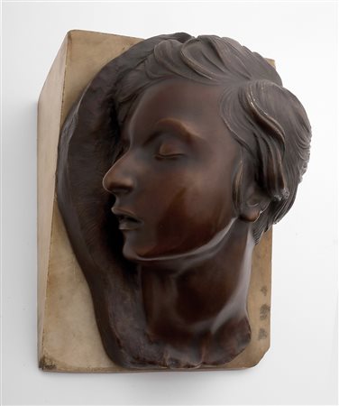 ATTILIO TORRESINI Ninì dormiente, 1928 Scultura in bronzo, 24 x 34 x 33 cm...