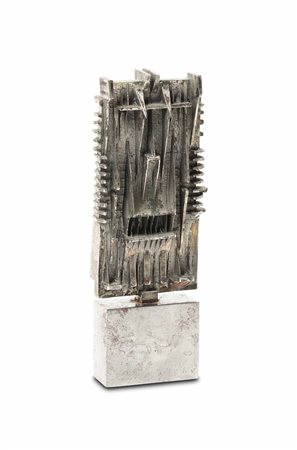 Arnaldo Pomodoro (1926), Piccola scultura, 1977 bronzo argentato, cm 12,5 x...