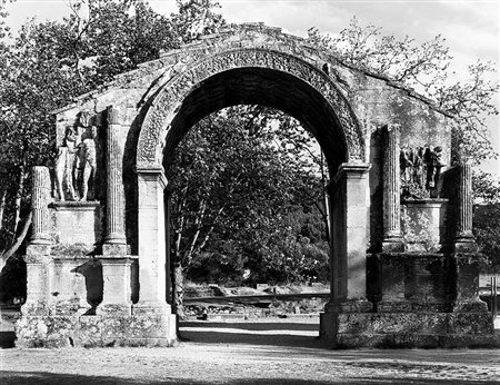 Gabriele Basilico (1944 - 2013)Saint Remy De Provence 2001Stampa fotografica...