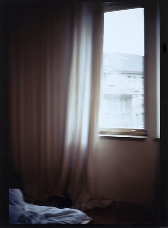 Nan Goldin (Washington 1953)Room 1955Stampa fotografica vintage a colori...