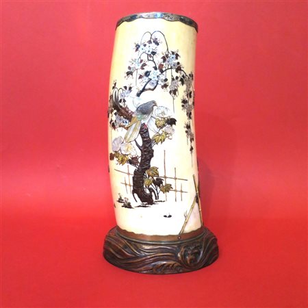 AVORIO, Avorio tecninca shibayama con decori in madreperla e pietre...