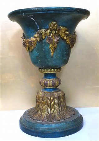 GIARDINIERA, Vaso in legno laccato all'uopo di giardiniera con festone e...