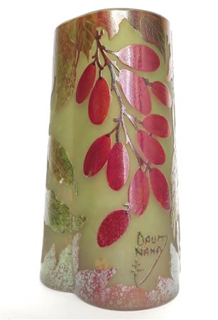 VASO, Vaso lobato in vetro intercalaire, decoro con smalti vetrificati e a...