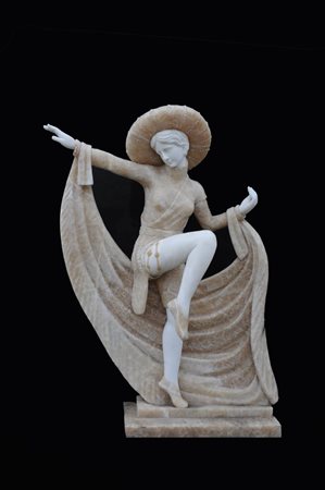 SCULTURA, Scultura in amrmo raffigurante figura di donna e panneggio altezza...