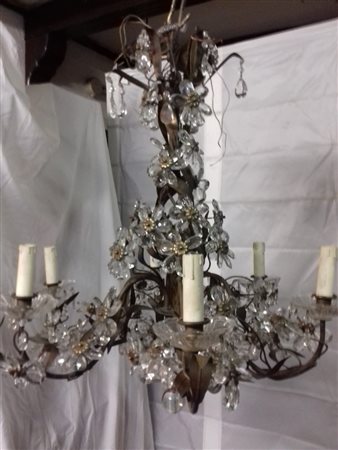 LAMPADARIO, Lampadario in ferro a sei luci con applicazioni in cristallo a...