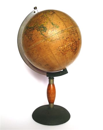 MAPPAMONDO, Mappamondo stampa acquerellata - Diam. 21 cm H 43 cm - 1940 circa