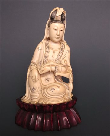 CINA, Avorio "figura femminile" - H 16.2 cm - Cina trans. XIX/XX sec.