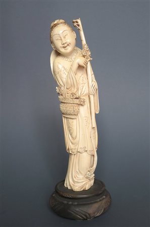 CINA, Avorio "figura femminile" - H 24.7 cm - Cina XIX/XX sec.