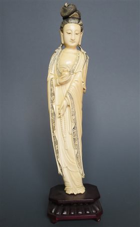 CINA, Avorio "figura femminile" cm 29.5 Cina XIX/XX sec.