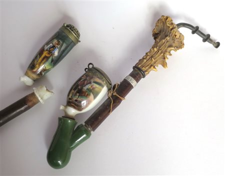 PIPA, Pipa con elementi in porcellana dipinta - H 28.5 cm - difetti