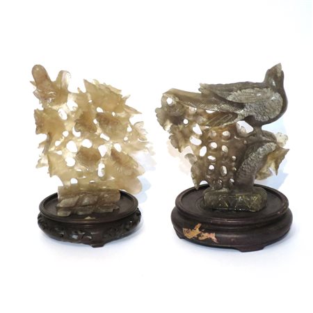 QUARZO, Coppia di sculture in quarzo a motivi zoomorfi - h 18 cm e h 19 cm -...