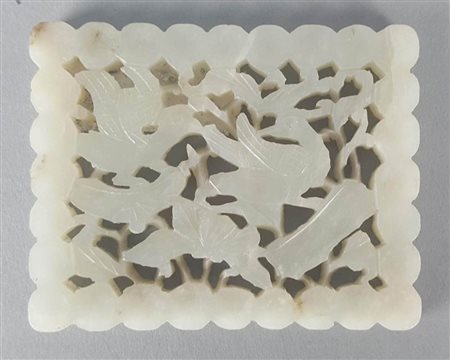 PLACCA, Placca in giada bianca raff. "uccelli tra rami fioriti" - cm 7.5 x 6...