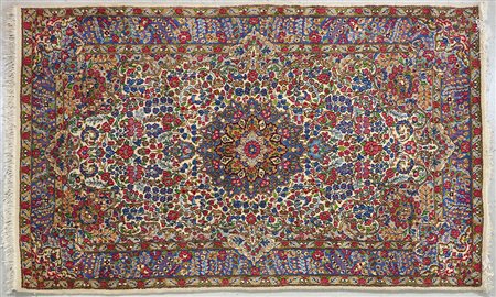 Tappeto cm. 148x241.